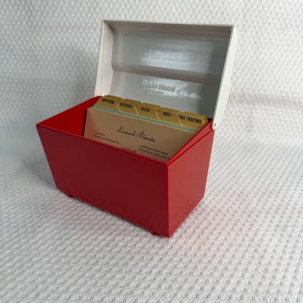 Vintage Robin Hood Flour Red White Plastic Recipe Box with Dividers and Cards
